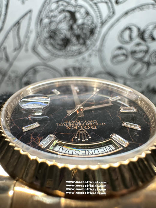 劳力士星期日历型系列m228235-0045私人订制版本，目前市场还没有的款式『18k包金处理➕定制版一体机芯3255机芯➕搭配正品一致的赤铁石英表盘材质』❕❕❕ 商品图6