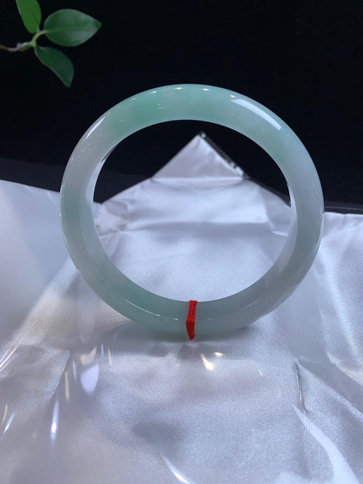 611286，62.7 带蓝底手镯，12.7-8mm，大圈口。整条底妆均匀细腻 商品图1