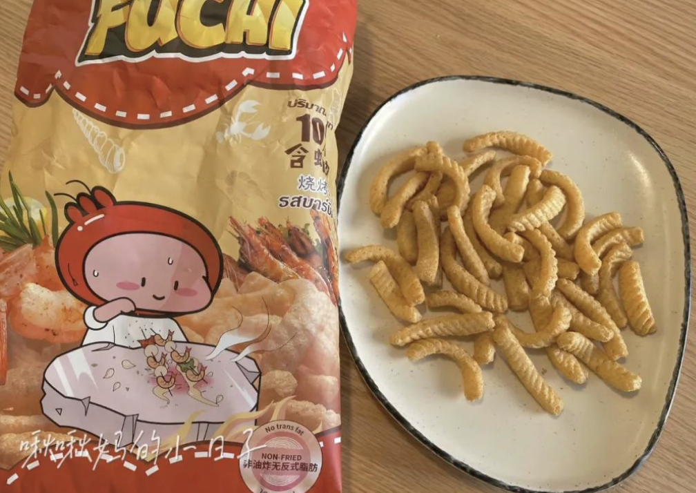 富吃虾条薯片，酥脆口感、休闲零食膨化食品
