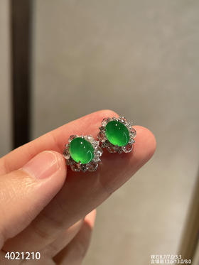 4021210，蛋面耳钉。具体价格微信咨询