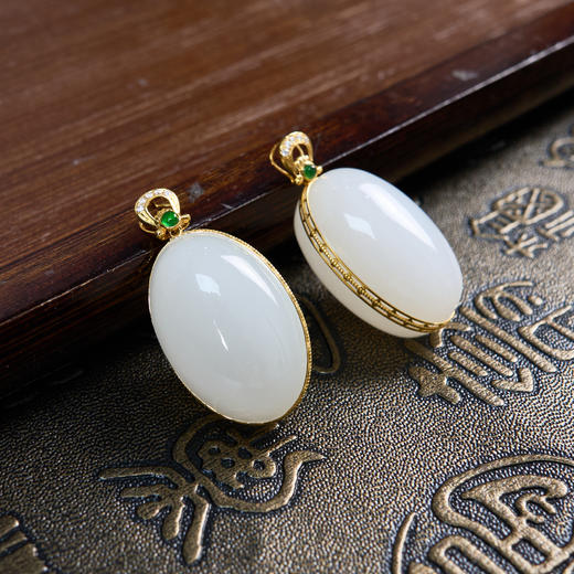 玉美人菲菲HZ/18K和田玉吊坠-包边白玉蛋面约25*17mm/多样性发一 商品图0