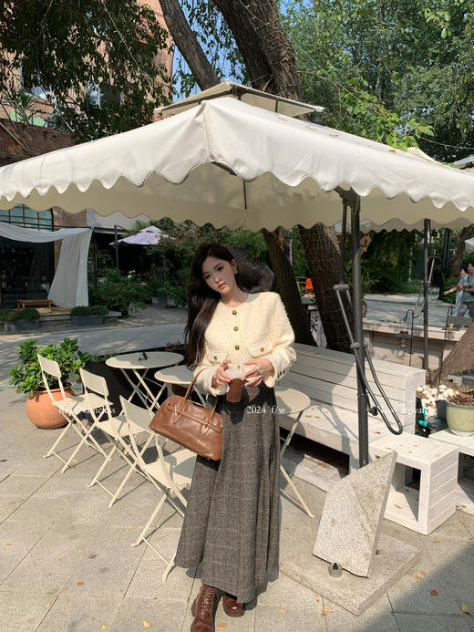 Read Nameless /海运面料圈圈羊毛小香外套＋人字纹羊毛百褶长裙 2024/10/7 商品图10