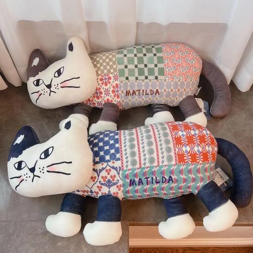 刺绣猫咪公仔玩偶抱枕 商品图0