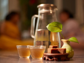  闻着仓库散发的清香，明攀重新做了个决定..…… 