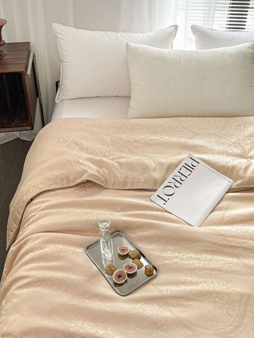 【CA加拿大鹅同款被，贡缎蚕丝棉被】200*230米，5.4斤/7.4斤两个重量可选，贡缎蚕丝棉面料，柔软舒适，暖和不压身，进入甜美梦乡的必备被子~ 商品图3