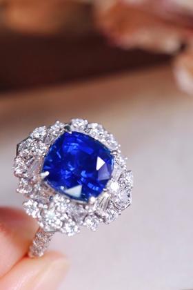 皇家蓝蓝宝石戒指 3.59ct