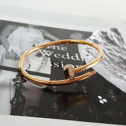 【95新】Cartier卡地亚JUSTE UN CLOU系列B604851718K玫瑰金镶头尾钻粗版钉子手镯17号中性款现售价：58500！021024NJS03 商品图5