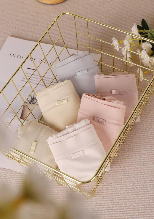 80S莫代尔蚕丝7A抗菌女内裤，桑蚕丝裆部+7A级抗菌，吸湿透气，有效抑制三大细菌滋生，比普通抑菌更持久，反复水洗依能抑菌，为你打造好的私处环境，更健康。 商品图1