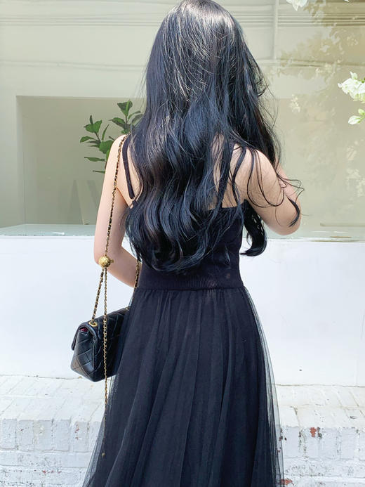 【百图lulu定制】【假日吊带网纱裙】上衣弹力坑条 不规则网纱裙摆 拼接 肩带可调节吊带连衣裙 商品图4