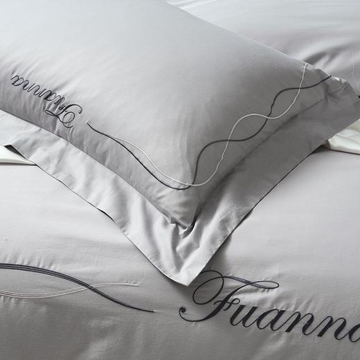 【春上新】10楼 富安娜 全面床单四件套-兰壁月（灰）  吊牌价2680-2980元  活动价899-999元 商品图4