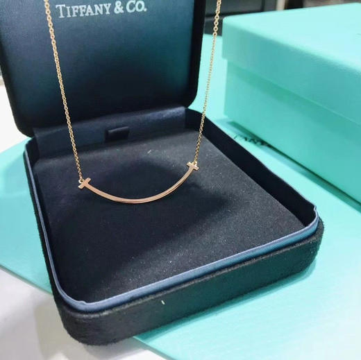 TIFFANY & CO.蒂芙尼 T 系列 Smile 笑脸 V金 项链 多尺寸无钻（XTY） 商品图6
