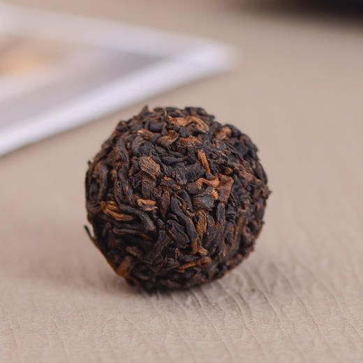 【积分兑换】2015《华年》普洱熟茶小龙珠 7克*10粒 商品图2