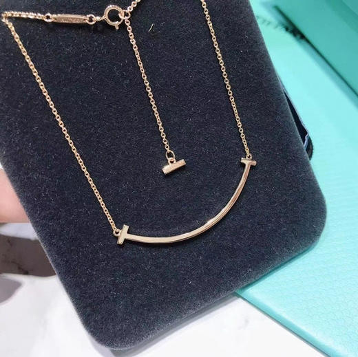 TIFFANY & CO.蒂芙尼 T 系列 Smile 笑脸 V金 项链 多尺寸无钻（XTY） 商品图5
