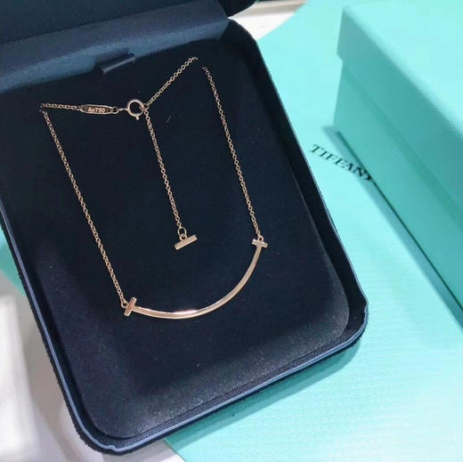TIFFANY & CO.蒂芙尼 T 系列 Smile 笑脸 V金 项链 多尺寸无钻（XTY） 商品图4
