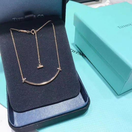 TIFFANY & CO.蒂芙尼 T 系列 Smile 笑脸 V金 项链 多尺寸无钻（XTY） 商品图7