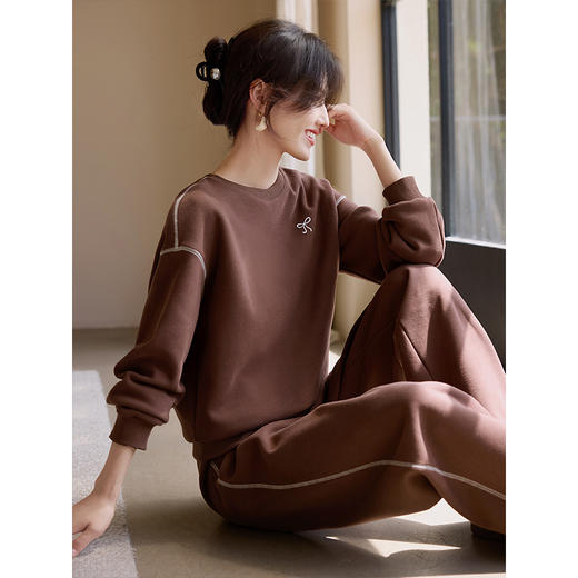 【年终特卖】熙世界套装女秋冬2025新款抓绒加厚休闲运动圆领卫衣休闲裤两件套 商品图1