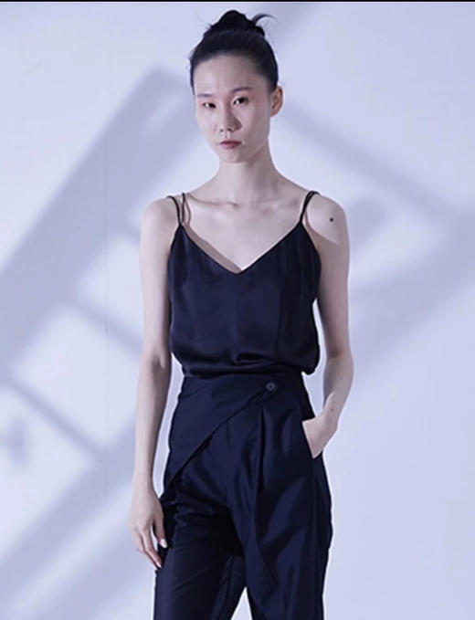 LANNERTERN女款短吊带背心 商品图0