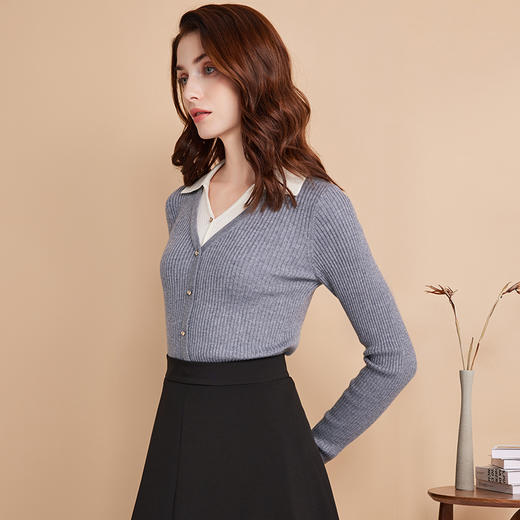 EITIE爱特爱气质假两件翻领V领显瘦修身灰色针织衫秋季新款C2401414 商品图1
