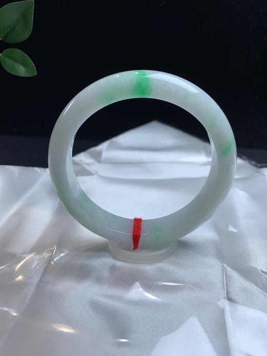 611343，57飘阳绿正圈手镯，12.-8mm，清新细条正圈，飘阳绿色 商品图1