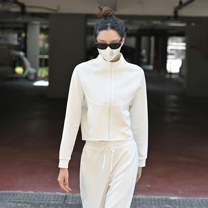 【清仓特价59元，非质量问题不退换！】Beemen瑜伽服上衣女外穿健身休闲立领长袖秋冬运动外套