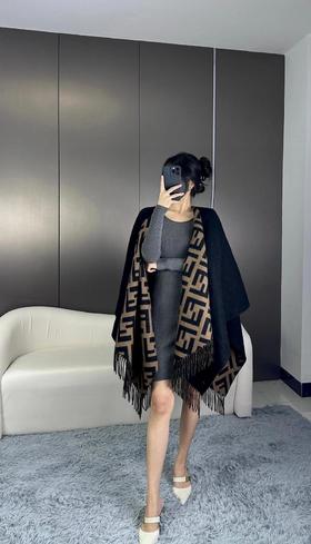 芬迪双面羊毛羊绒混纺斗篷（CB）