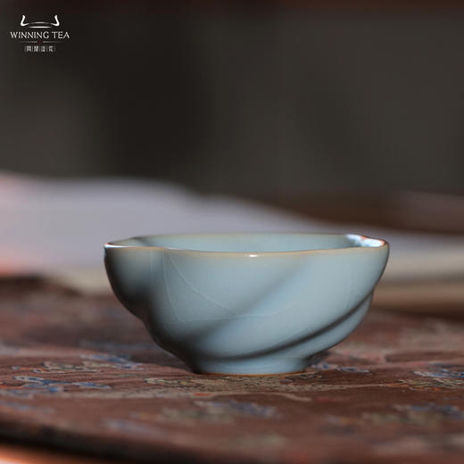 问鼎汝瓷收藏款传统天青玫瑰杯 商品图0