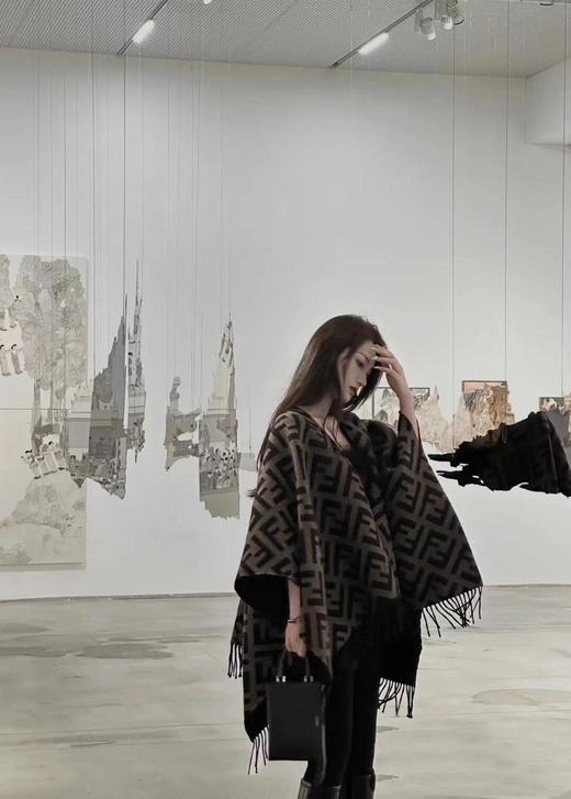 芬迪双面羊毛羊绒混纺斗篷（CB） 商品图2