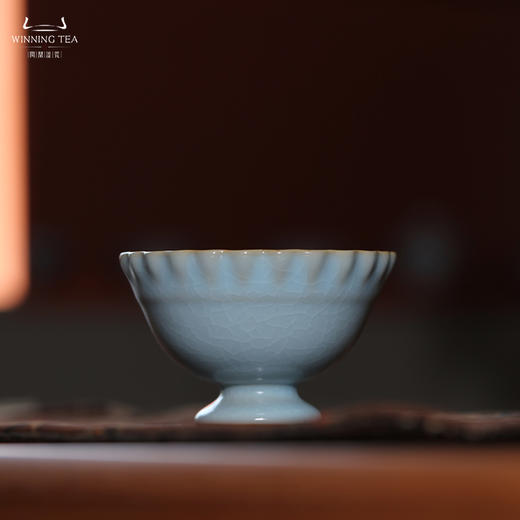 问鼎汝瓷收藏款传统天青月光杯 商品图0