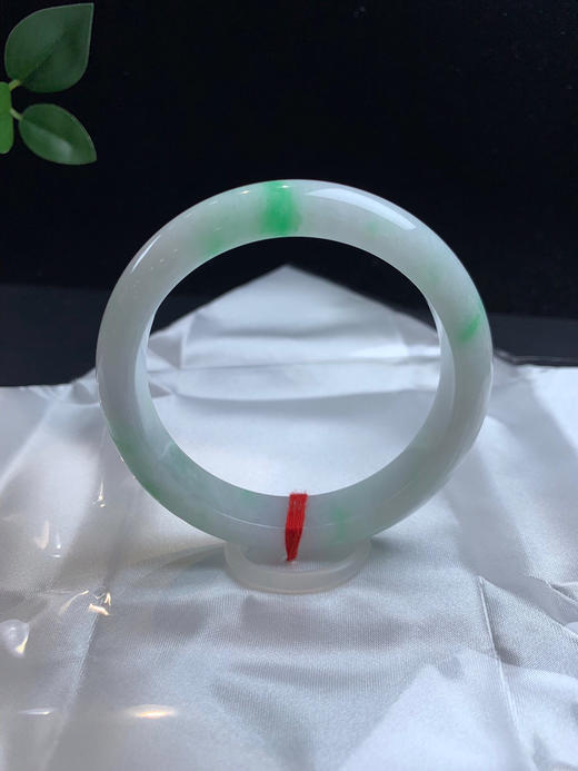 611343，57飘阳绿正圈手镯，12.-8mm，清新细条正圈，飘阳绿色 商品图0