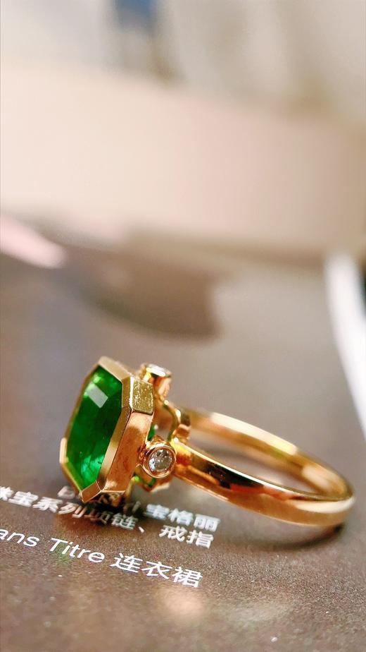 18k金镶祖母绿戒指2.83ct 商品图3