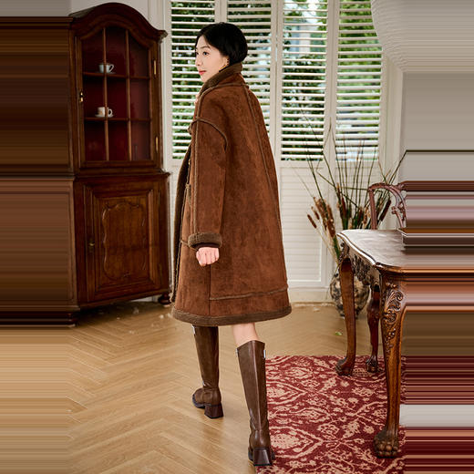 NEELLY纳俪商场同款冬季新款复古美拉德麂皮绒保暖外套女长款大衣N24104C06602 商品图1