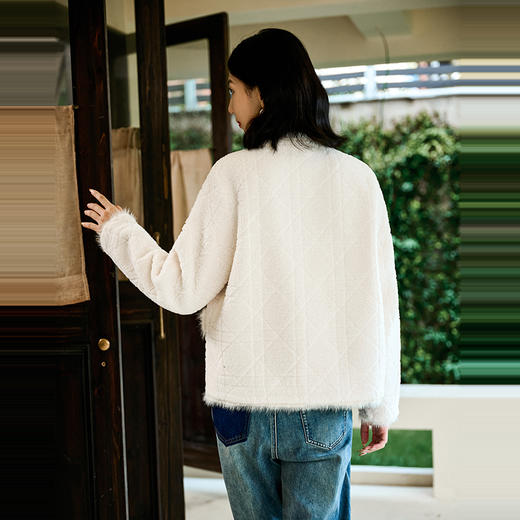 NEELLY纳俪商场同款冬季新款千金国风毛绒外套女柔软亲肤通勤上衣N24104C07744 商品图1