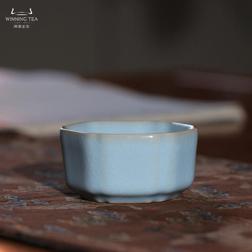 问鼎汝瓷收藏款传统天青六角杯 商品图0