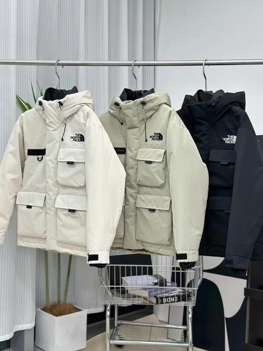 点此购买 北面冬季男女款工装羽绒服 07 299174 商品图0