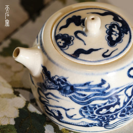 问鼎天石窑白陶泥元青花井栏壶（龙）（缺货） 商品图1