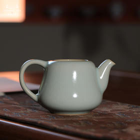 问鼎汝瓷收藏款天青瓜蔓公杯