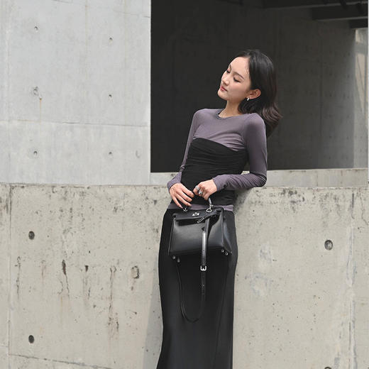 【顺丰包邮】81234 洛诗琳设计感圆领撞色抹胸长袖T恤打底上衣2013 商品图2