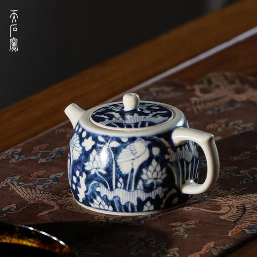 问鼎天石窑白陶泥元青花井栏壶（一路莲科） 商品图4