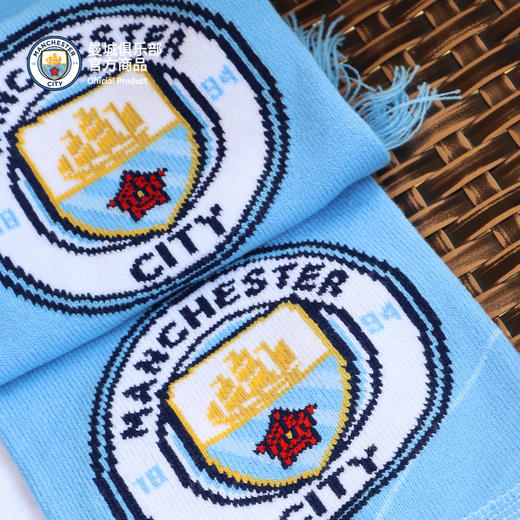 【官方正版】曼城俱乐部 | 蓝白针织秋冬保暖运动休闲助威围巾球迷周边 商品图3