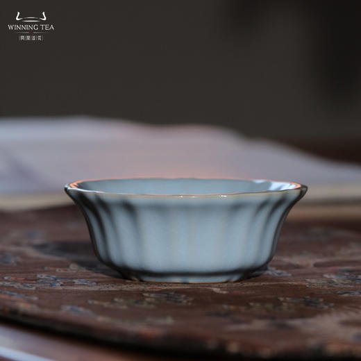 问鼎汝瓷收藏款传统天青菊花杯 商品图0