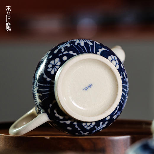 问鼎天石窑白陶泥元青花梨形壶（一路莲科） 商品图2