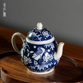 问鼎天石窑白陶泥元青花梨形壶（一路莲科）