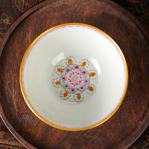 溢珍堂内画绿地图案卧足杯 商品图1