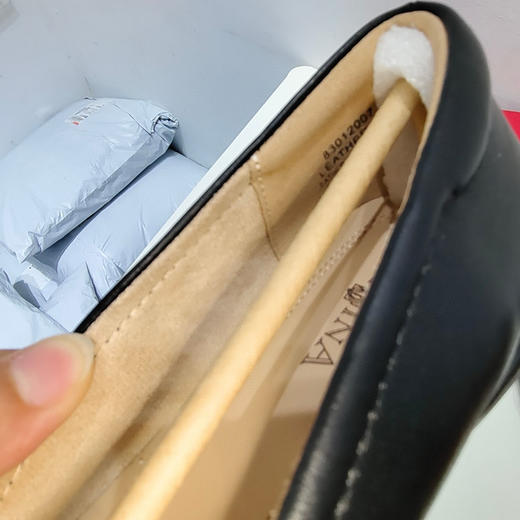 意大利乐福鞋   黑色。白色。  棕色。 商品图3