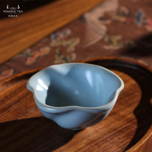 问鼎汝瓷收藏款传统天青佳人杯 商品图4