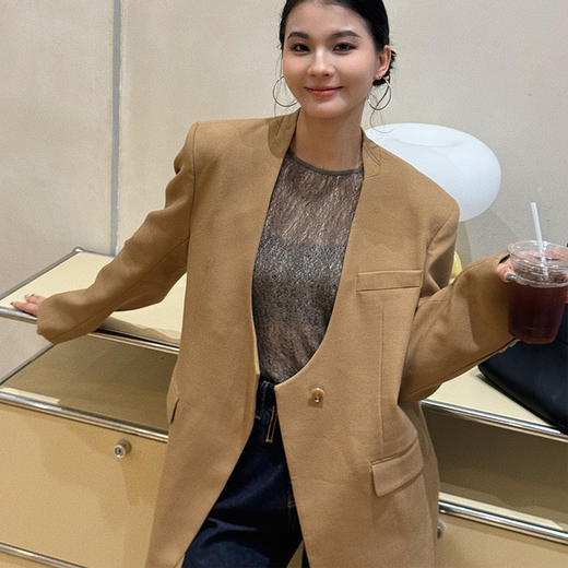 【顺丰包邮】55331 洛诗琳复古宽松设计感U领羊毛西装女160459 商品图4