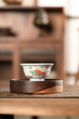 莲画堂红绿彩鱼藻压手杯