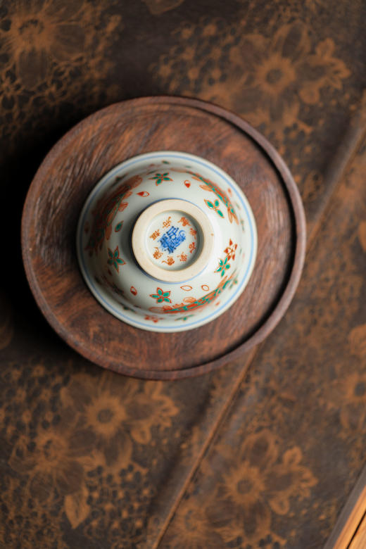 莲画堂红绿彩鱼藻压手杯 商品图6