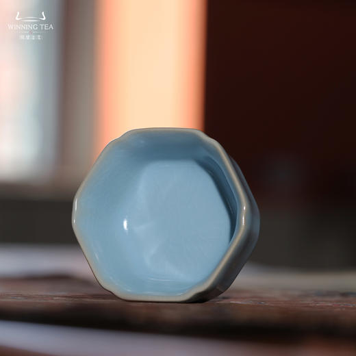 问鼎汝瓷收藏款传统天青六角杯 商品图2