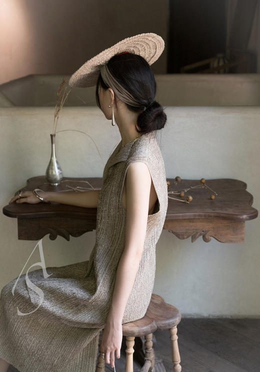 Sugri  麦灰色丝绒叶片兜帽 商品图1